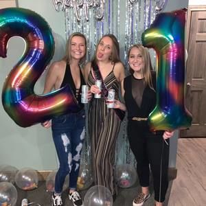 Meet your Posher, Abigail